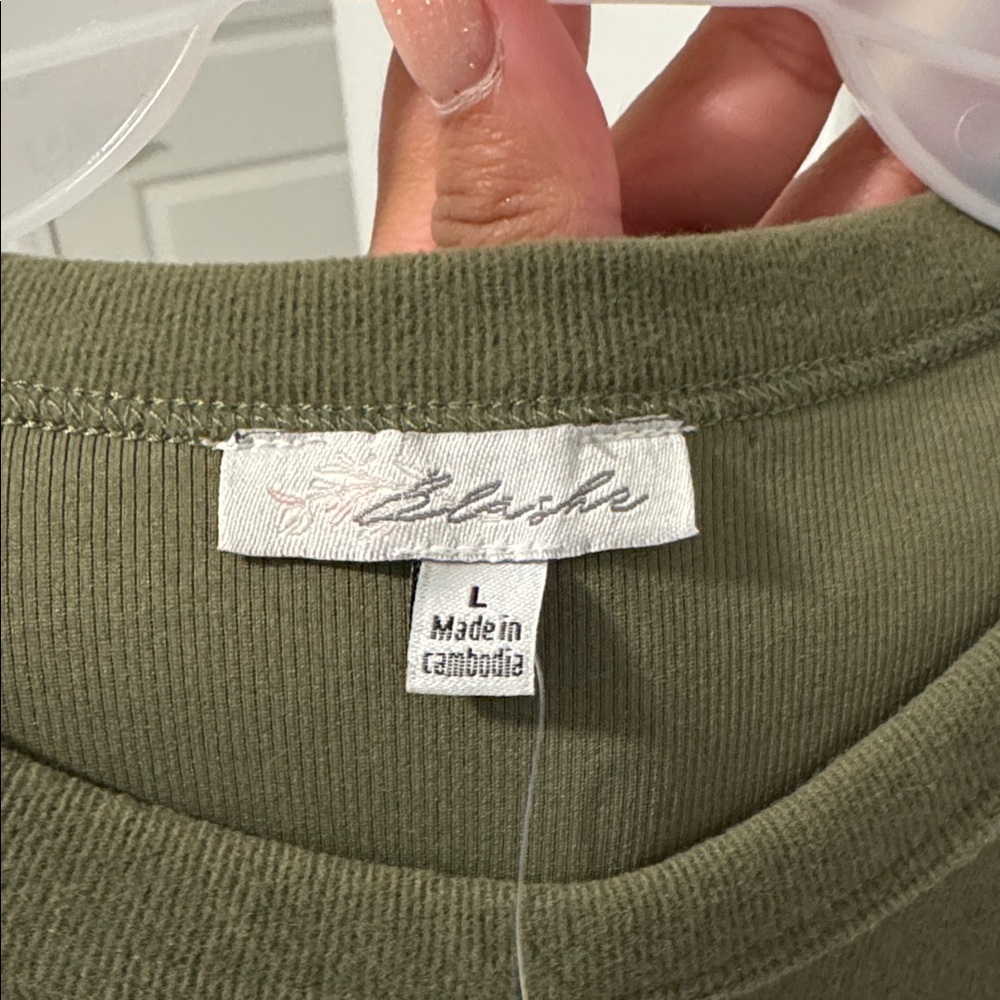 Elegant Olive Green Dress - Picture 5 of 5